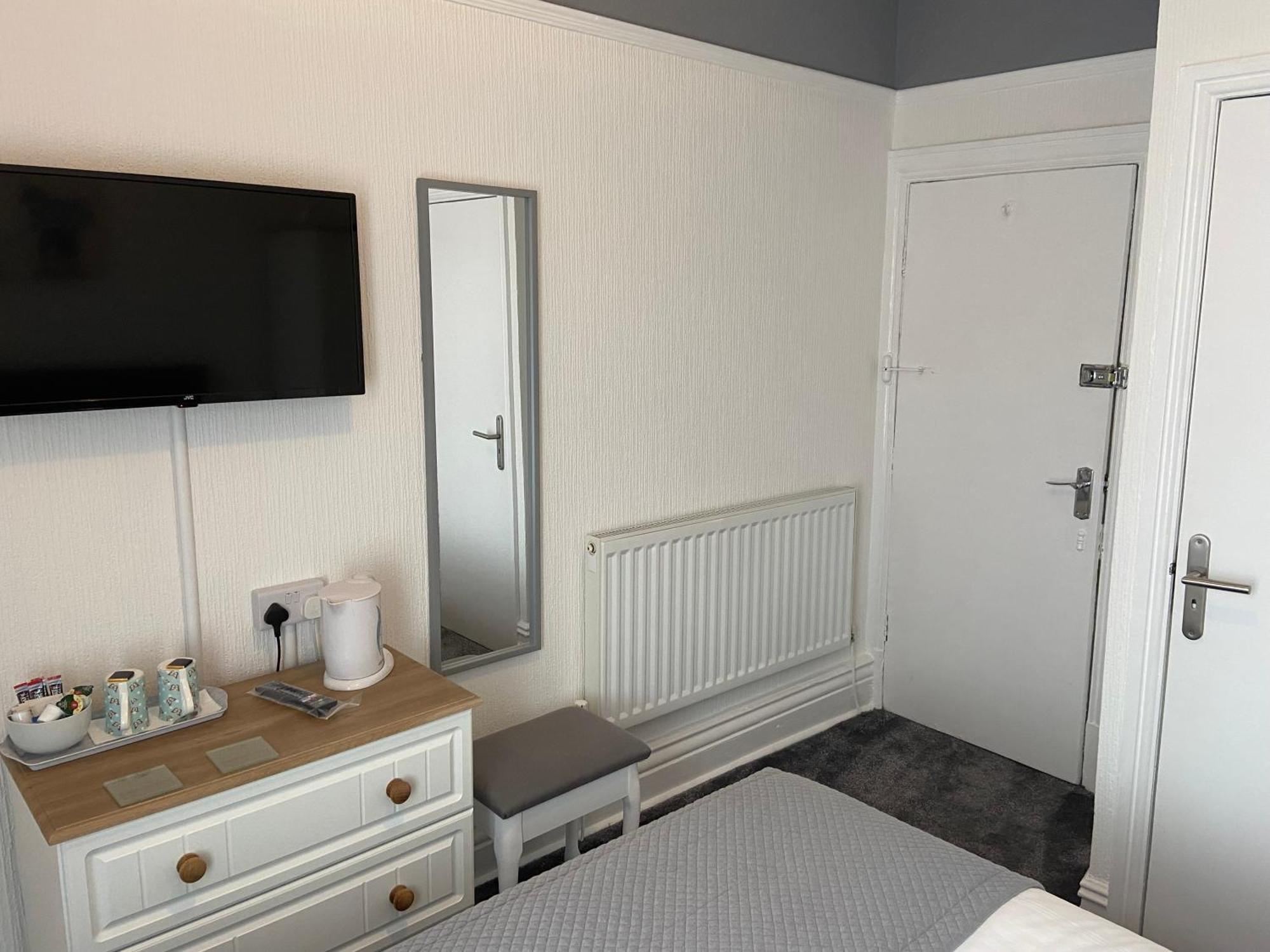 The Beechcliffe Hotel - Over 35'S Only Blackpool Eksteriør billede